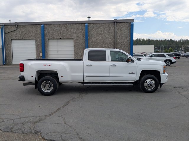 2015 Chevrolet Silverado 3500HD High Country photo 4
