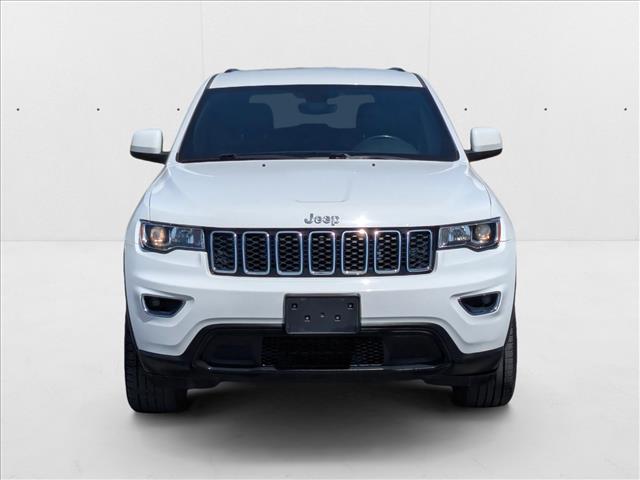 2017 Jeep Grand Cherokee Laredo photo 2
