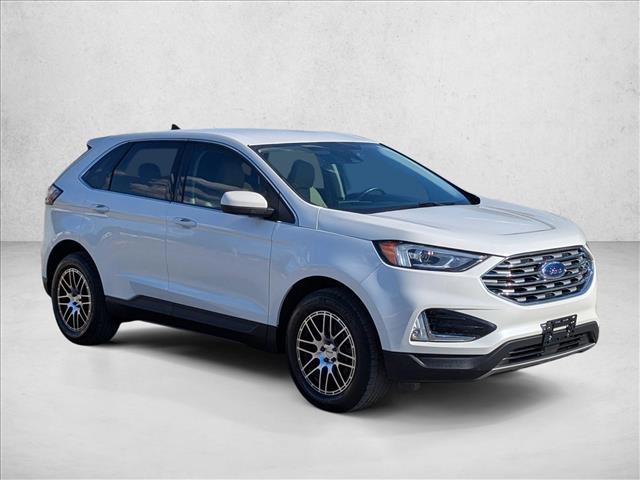 2022 Ford Edge SEL photo 3