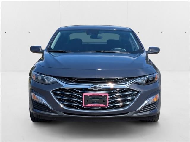 2025 Chevrolet Malibu RS photo 2