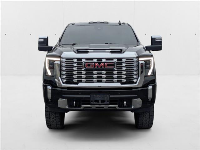 2024 Gmc Sierra 2500 HD Denali photo 2