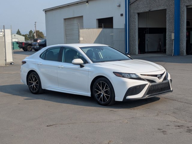 2021 Toyota Camry SE photo 3