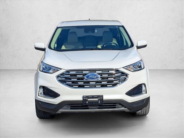 2022 Ford Edge SEL photo 2