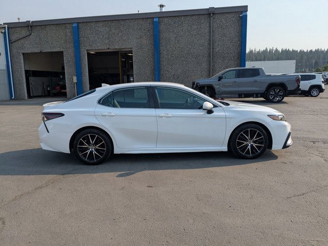 2021 Toyota Camry SE photo 4