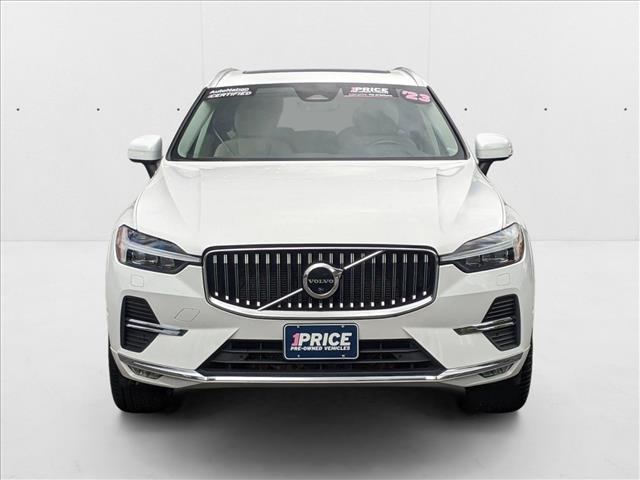 2023 Volvo XC60 B5 Plus photo 2