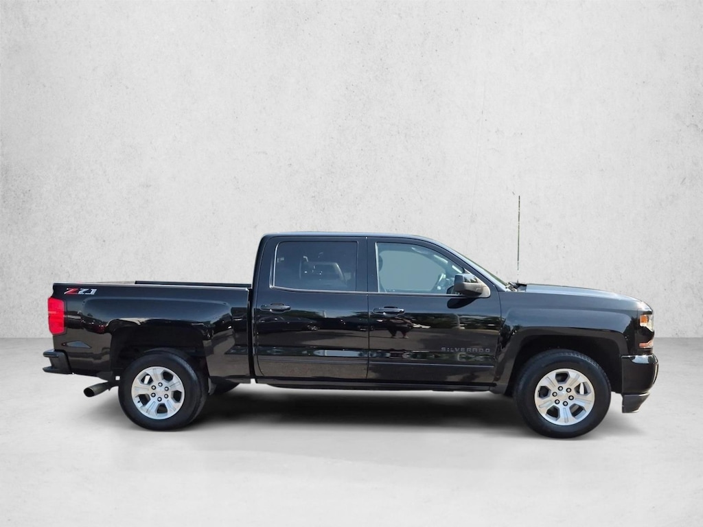 Used 2018 Chevrolet Silverado 1500 LT Truck Crew Cab