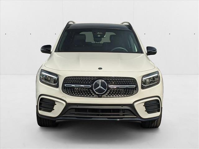 2024 Mercedes Benz GLB 250 photo 2