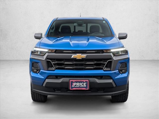 2023 Chevrolet Colorado LT photo 2