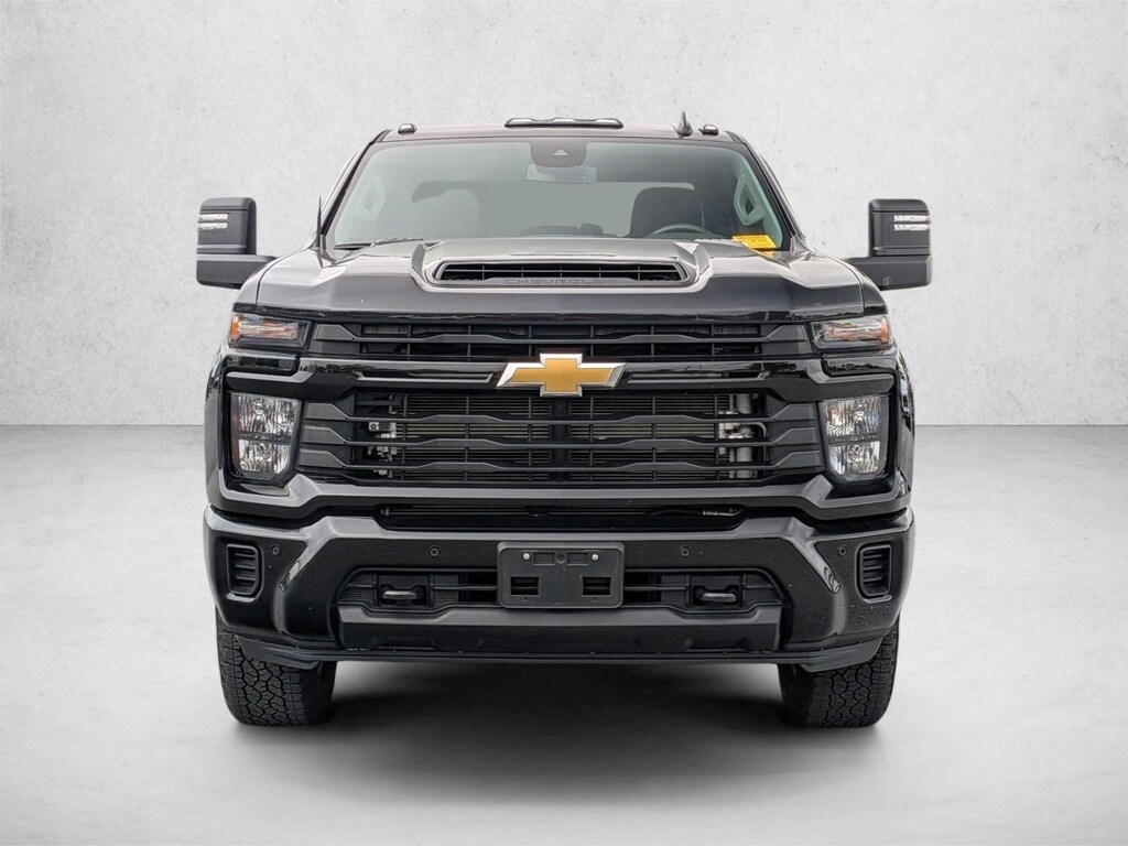 Used 2025 Chevrolet Silverado 2500 HD Custom Truck Crew Cab