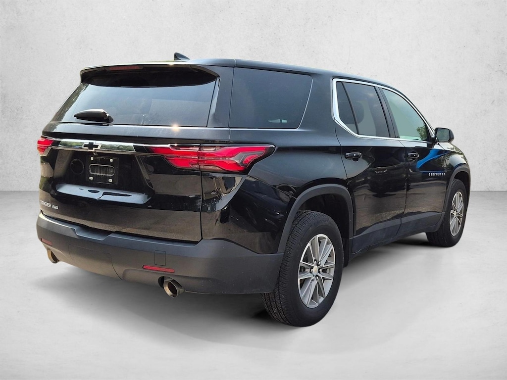 Used 2023 Chevrolet Traverse LS SUV