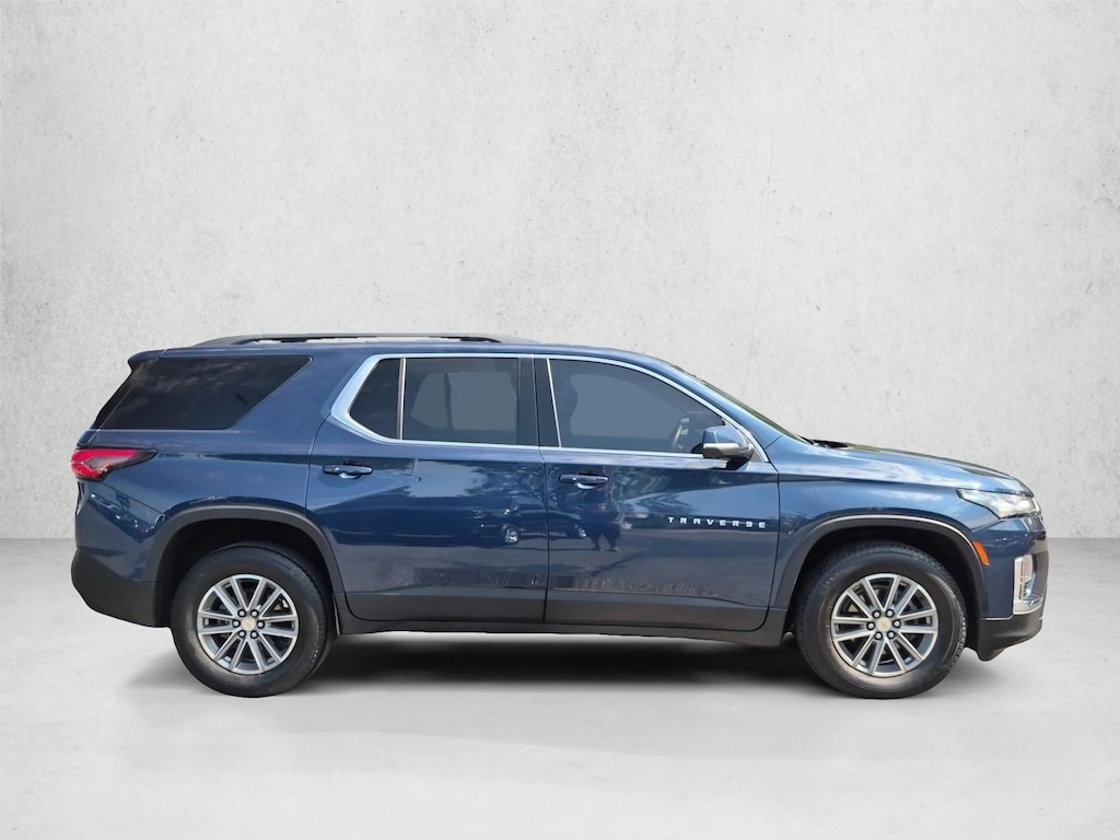 Used 2023 Chevrolet Traverse LT Cloth SUV