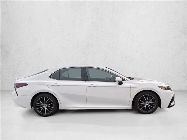 2024 Toyota Camry SE photo 3