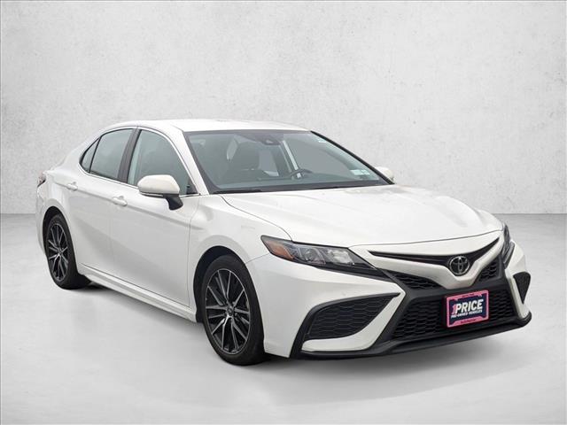 2024 Toyota Camry SE photo 2