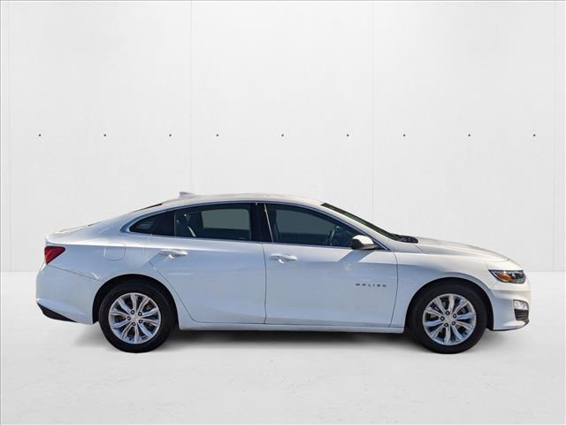 2023 Chevrolet Malibu 1LT photo 2