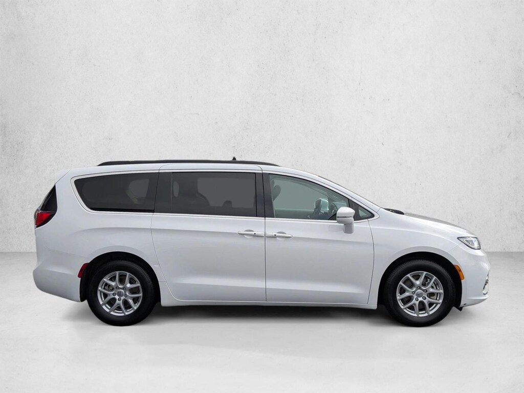 Used 2022 Chrysler Pacifica Touring L Van Passenger Van