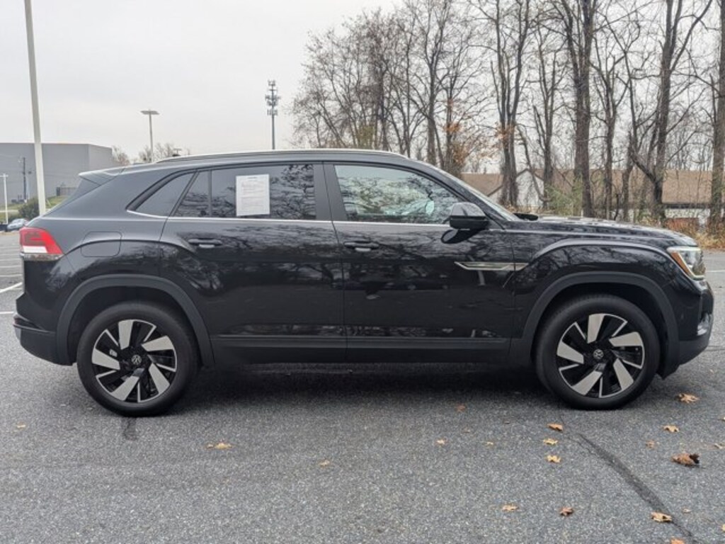 Used 2024 Volkswagen Atlas Cross Sport 2.0T SE w/Technology SUV
