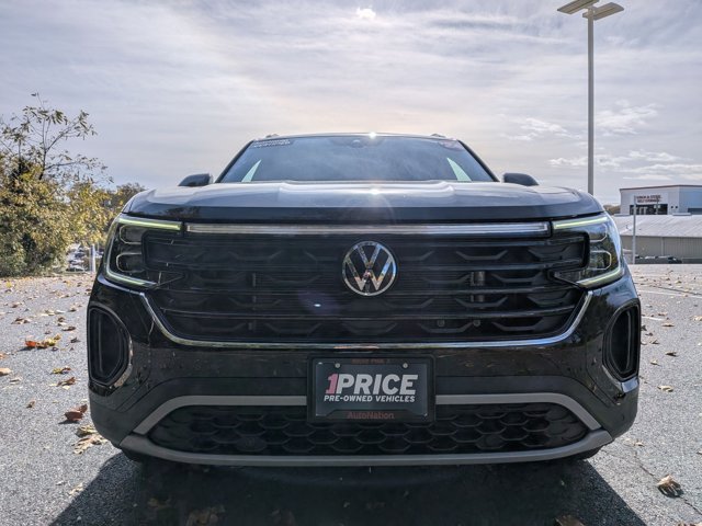 2024 Volkswagen Atlas Cross Sport SE Technology photo 2