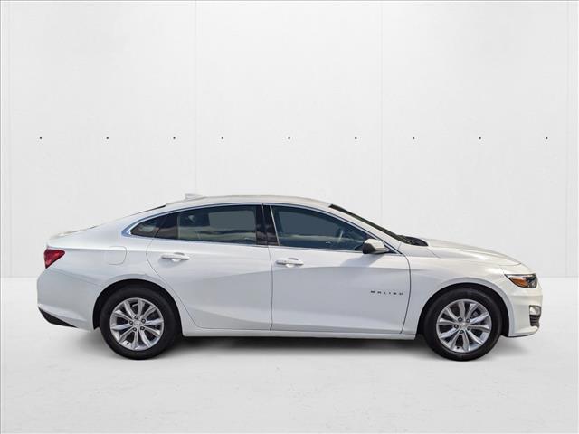 2024 Chevrolet Malibu 1LT photo 2