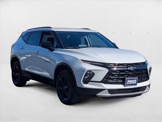 2023 Chevrolet Blazer 2LT photo 2