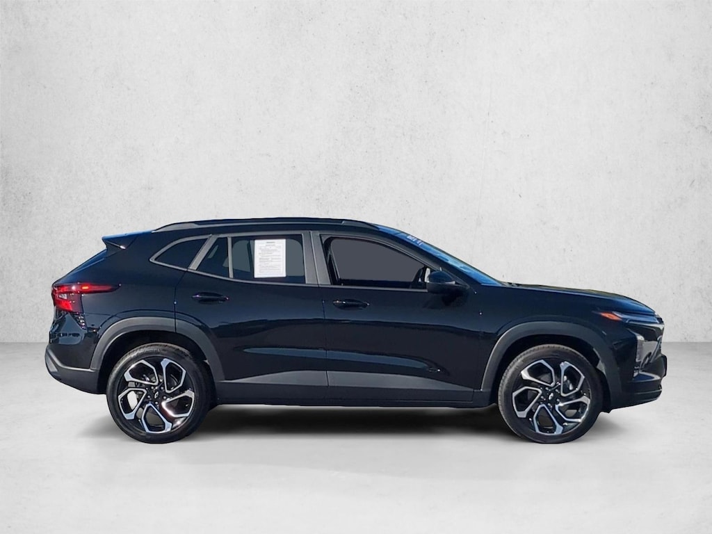 Used 2025 Chevrolet Trax 2RS SUV