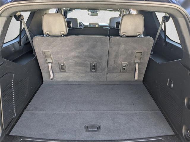 2024 Chevrolet Suburban LT photo 5