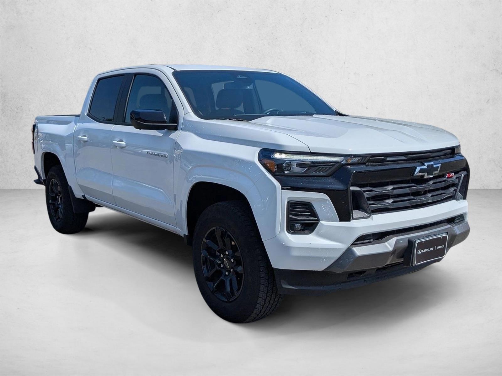 2025 Chevrolet Colorado 4WD Z71 photo 3
