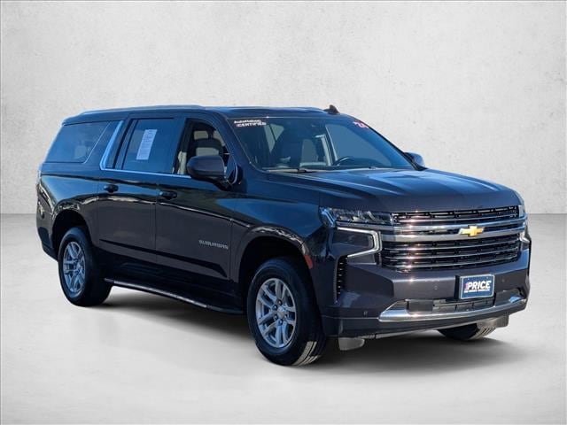 2024 Chevrolet Suburban LT photo 2