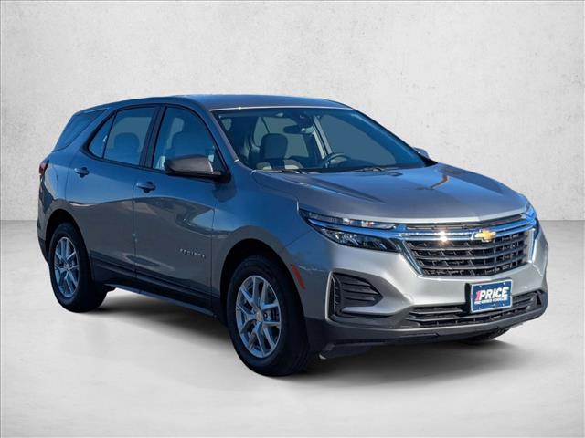 2024 Chevrolet Equinox LS photo 3