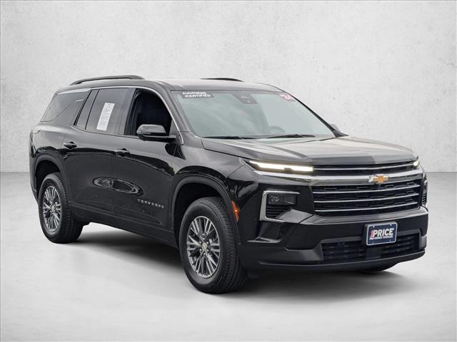 2024 Chevrolet Traverse AWD LT photo 2