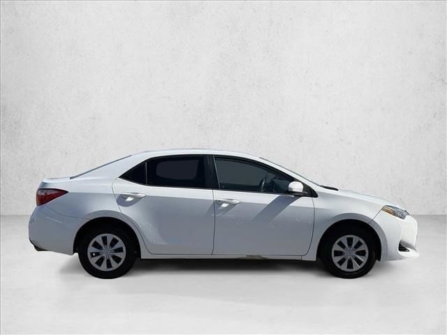 2017 Toyota Corolla L photo 4