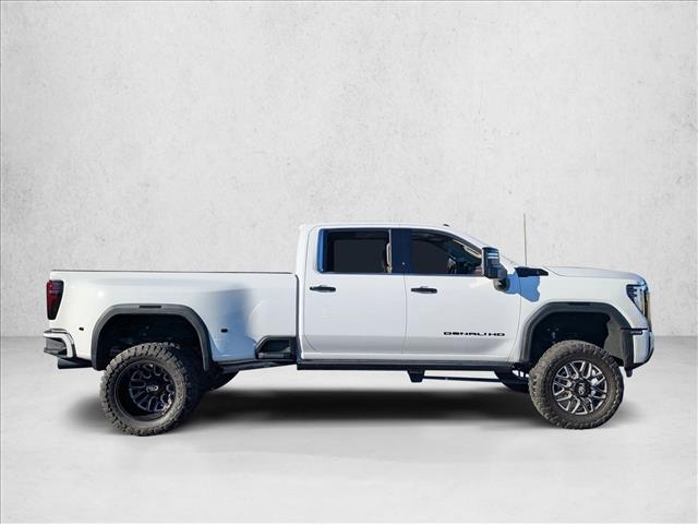 2024 Gmc Sierra 3500 HD Denali photo 4