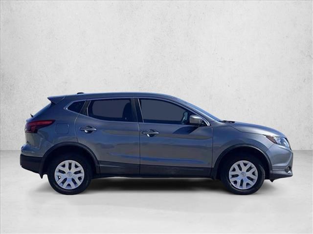 2017 Nissan Rogue Sport S photo 4