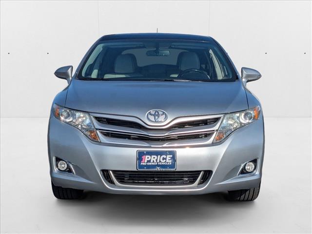 2015 Toyota Venza XLE photo 2