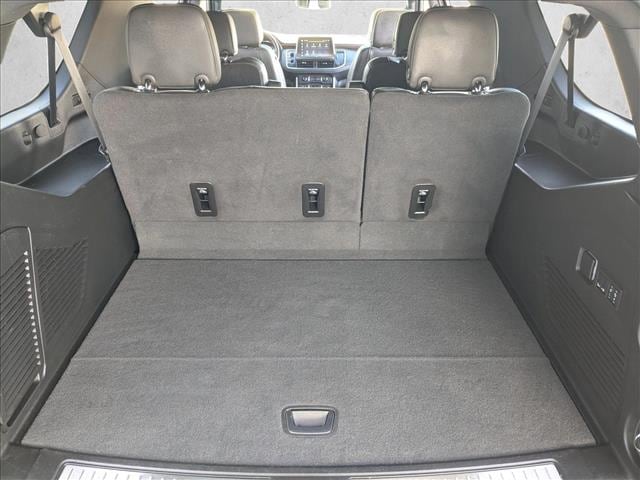 2024 Chevrolet Suburban Premier photo 5