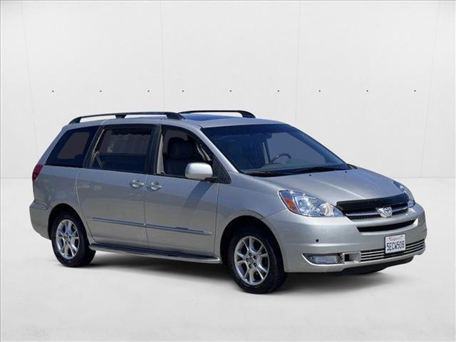 2004 Toyota Sienna XLE Limited photo 3