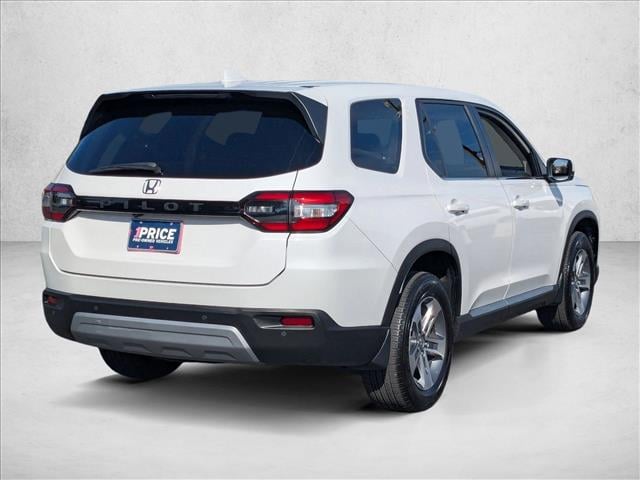 2024 Honda Pilot EX-L 7 Passenger photo 4
