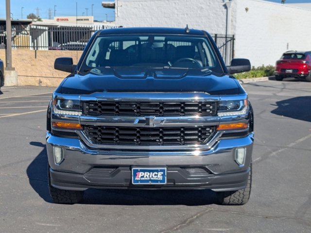 2017 Chevrolet Silverado 1500 LT photo 2
