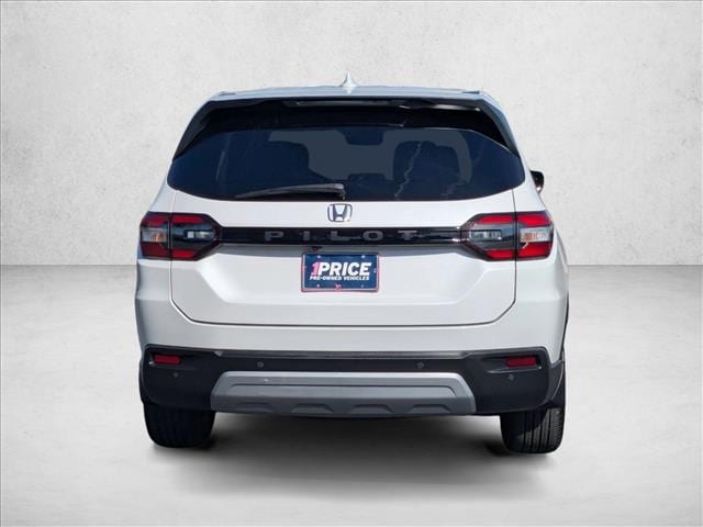 2024 Honda Pilot EX-L 7 Passenger photo 6