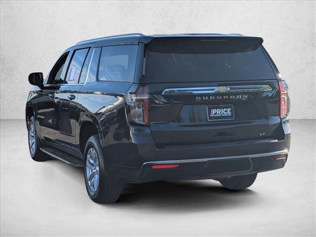 2024 Chevrolet Suburban LT photo 3