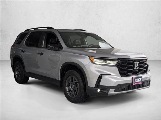 2023 Honda Pilot TrailSport photo 3