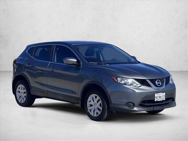2017 Nissan Rogue Sport S photo 3