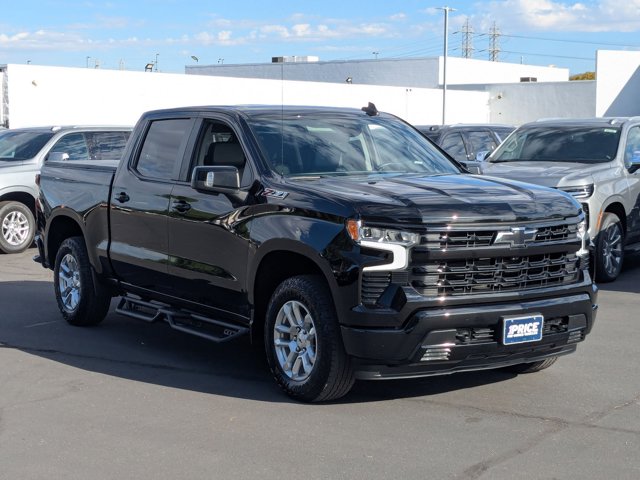 2023 Chevrolet Silverado 1500 RST photo 3