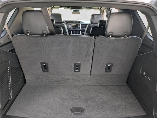 2024 GMC Yukon Denali photo 5