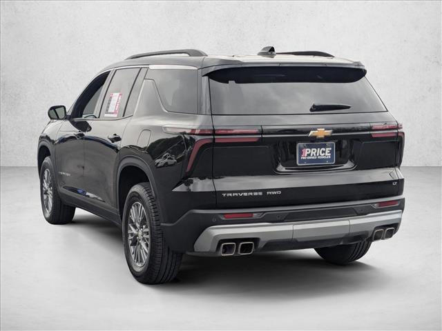 2024 Chevrolet Traverse AWD LT photo 3