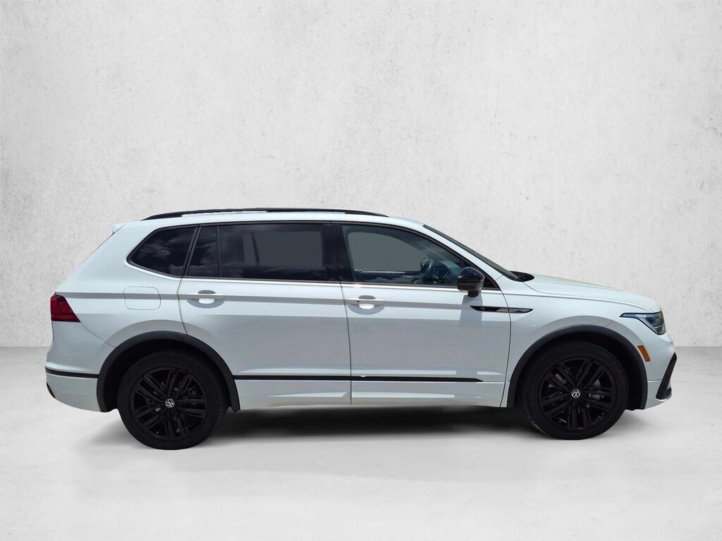 Used 2022 Volkswagen Tiguan 2.0T SE R-Line Black SUV