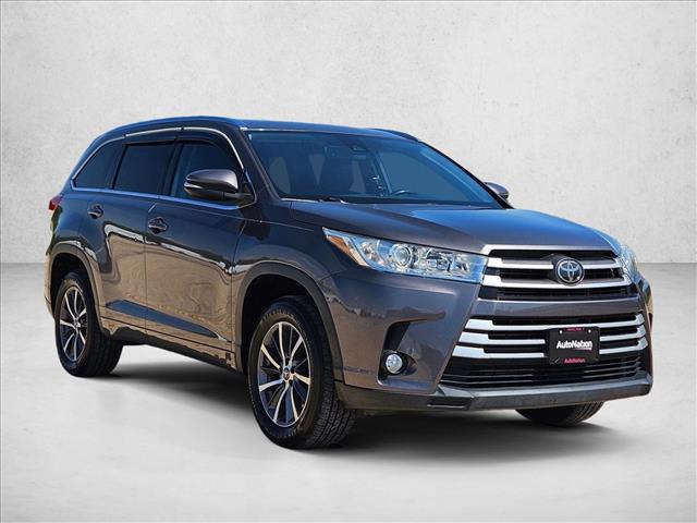 2018 Toyota Highlander SE photo 3