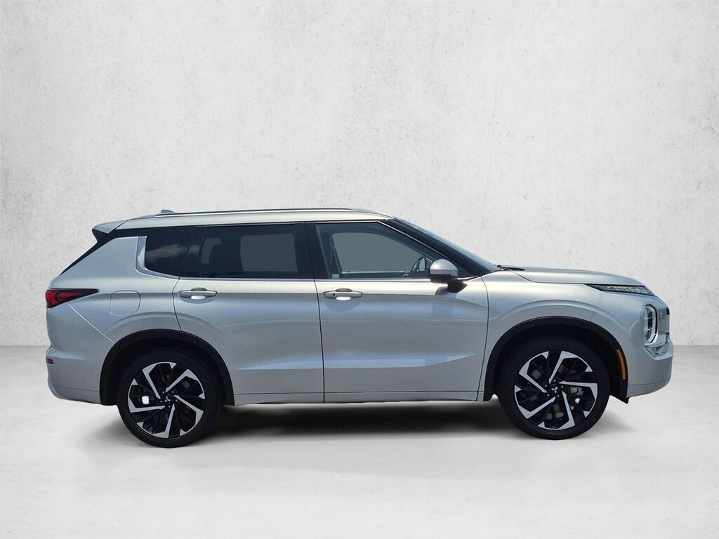 Used 2023 Mitsubishi Outlander SEL SUV