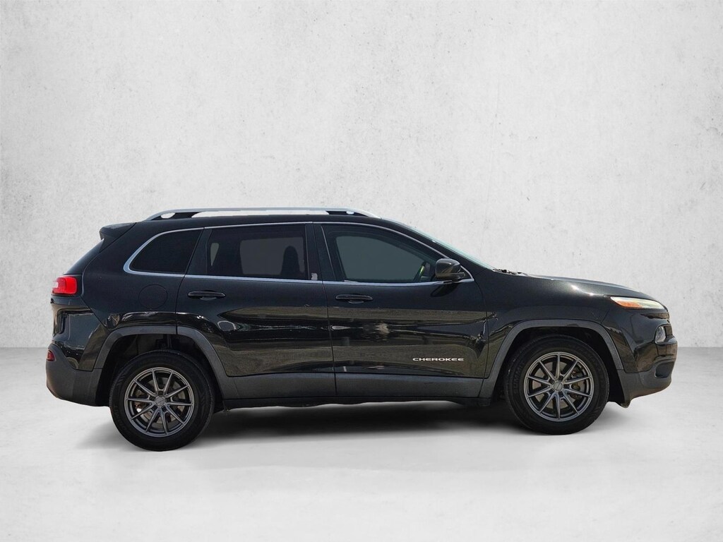 Used 2015 Jeep Cherokee Latitude FWD SUV