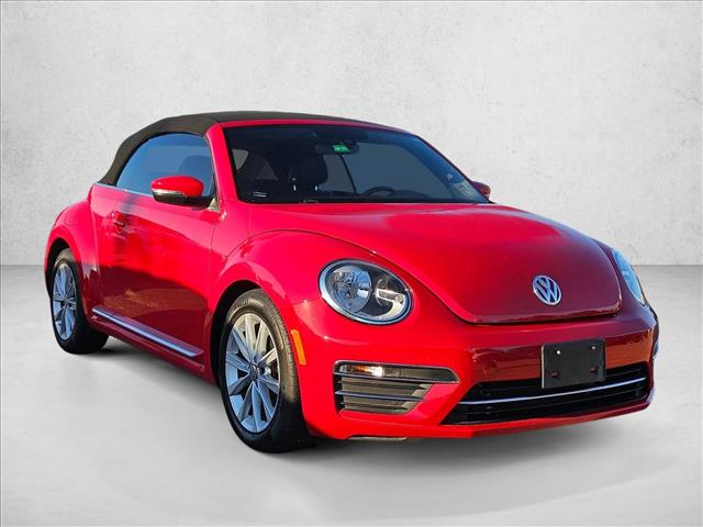 2018 Volkswagen Beetle Convertible S photo 3