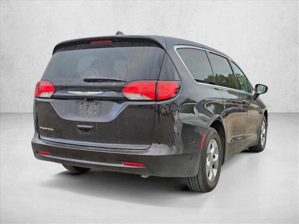 Used 2017 Chrysler Pacifica Touring Van